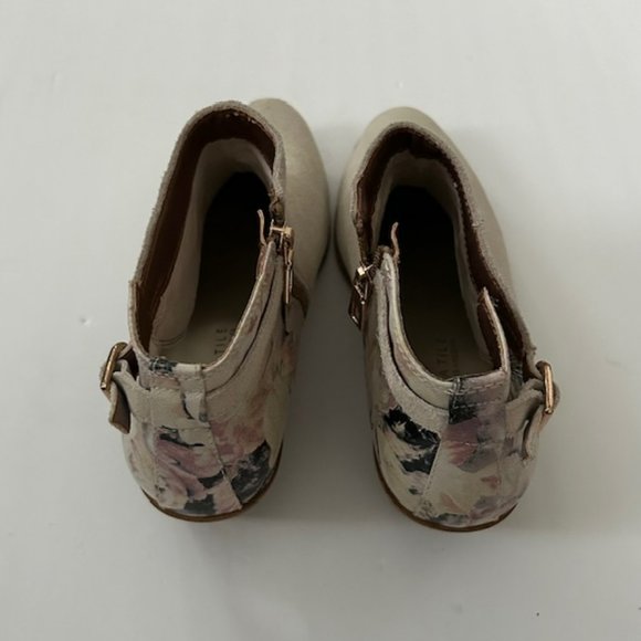 Suede Flowered Ankle Booties by Very Volatile, 8.5 - Picture 4 of 7